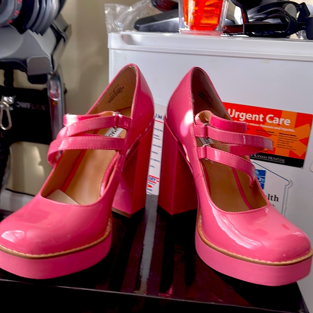 Steve Madden pink 5 inch platform shoes